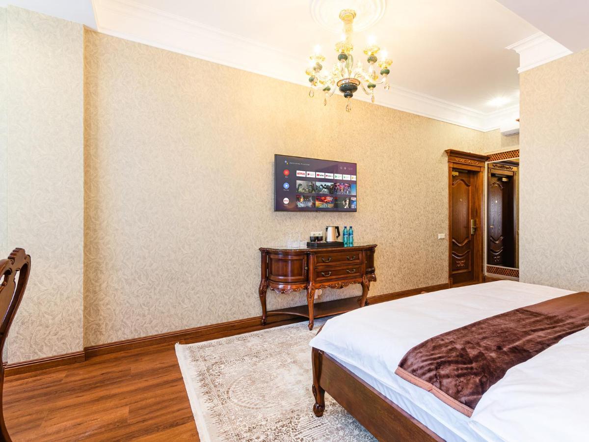 Gregory Hotel Dendrarium Park Chişinău Esterno foto