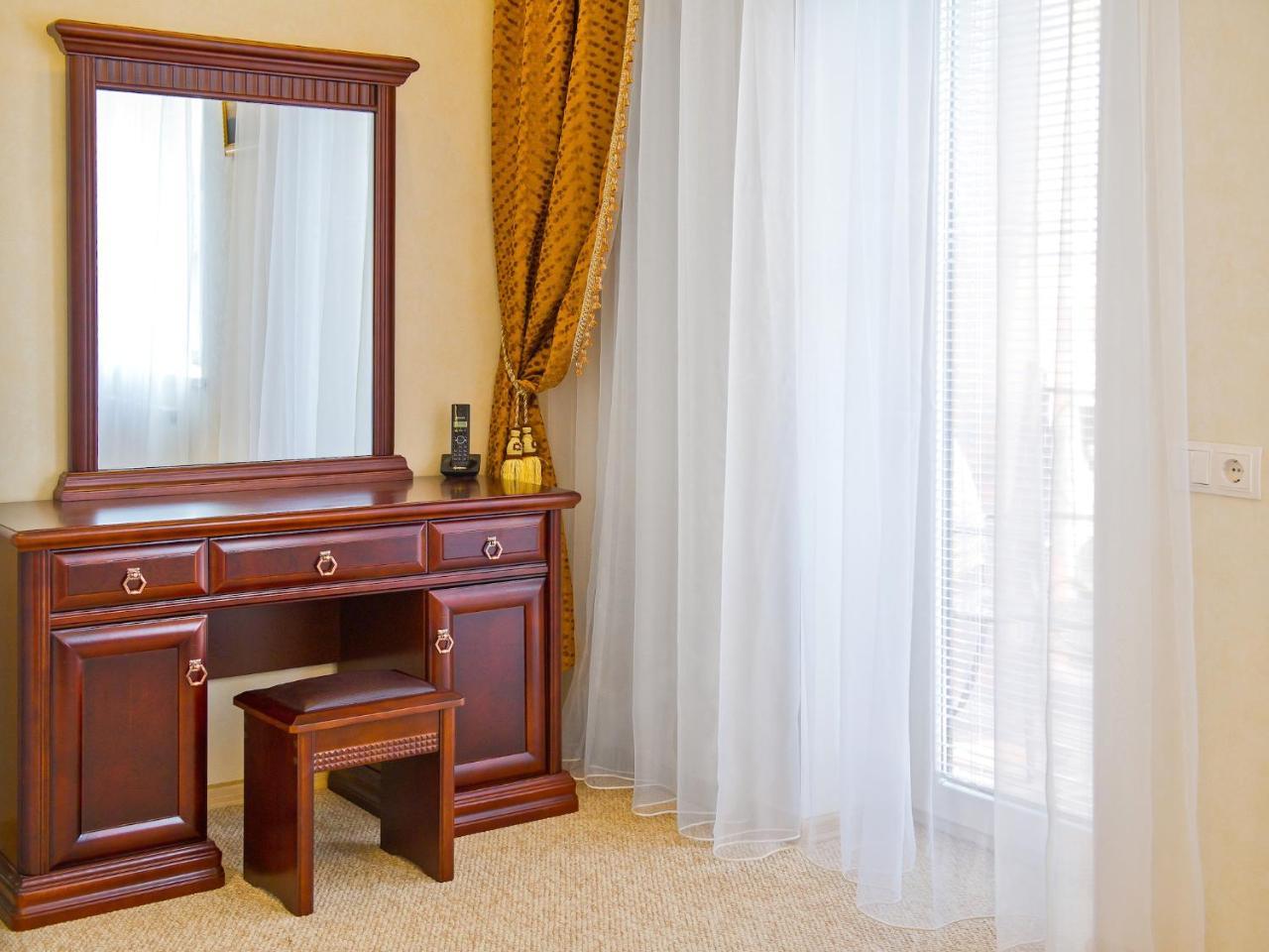 Gregory Hotel Dendrarium Park Chişinău Esterno foto