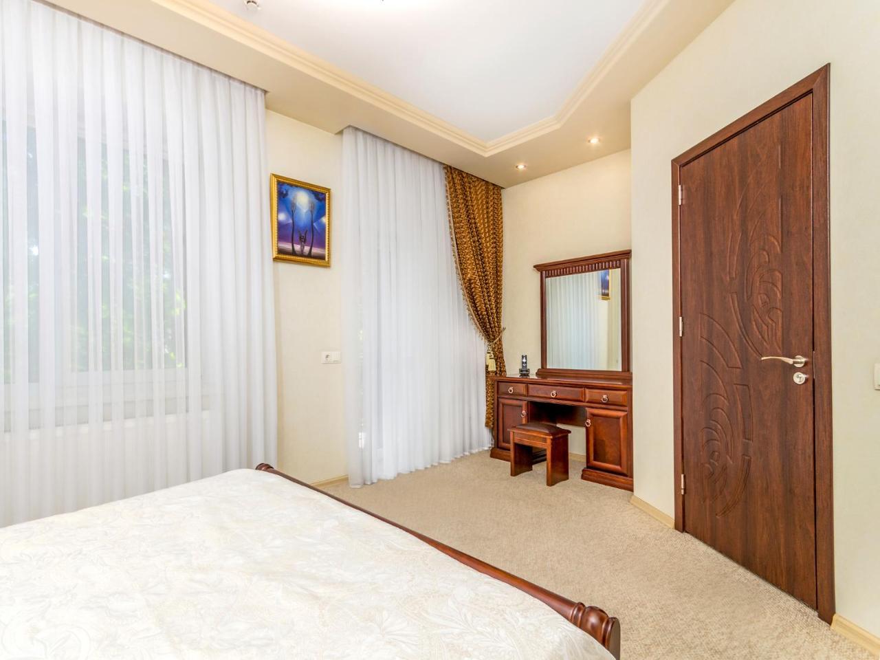 Gregory Hotel Dendrarium Park Chişinău Esterno foto