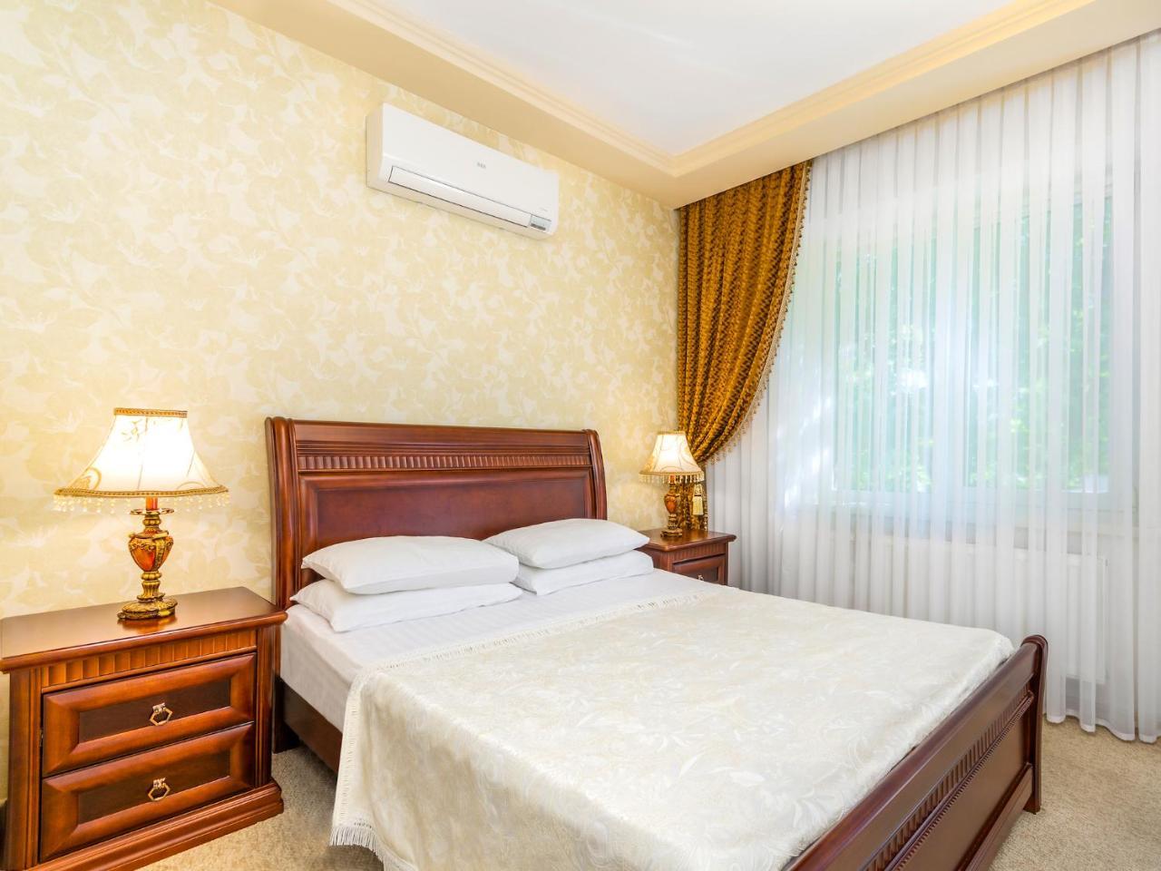 Gregory Hotel Dendrarium Park Chişinău Esterno foto